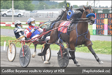 Cadillac Bayama Upsets In 3R Stakes