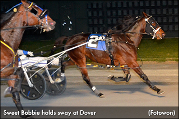 Sweet Bobbie Upsets Dover Mares