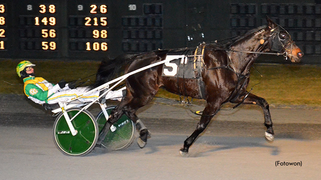 Yanks Dugout Dashes At Dover