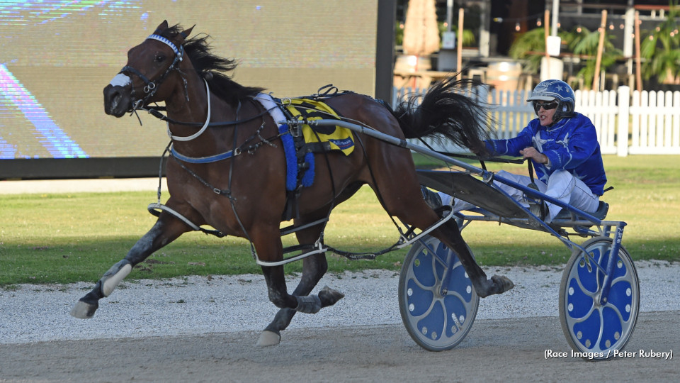 Down Under Star Set For U.S. Debut