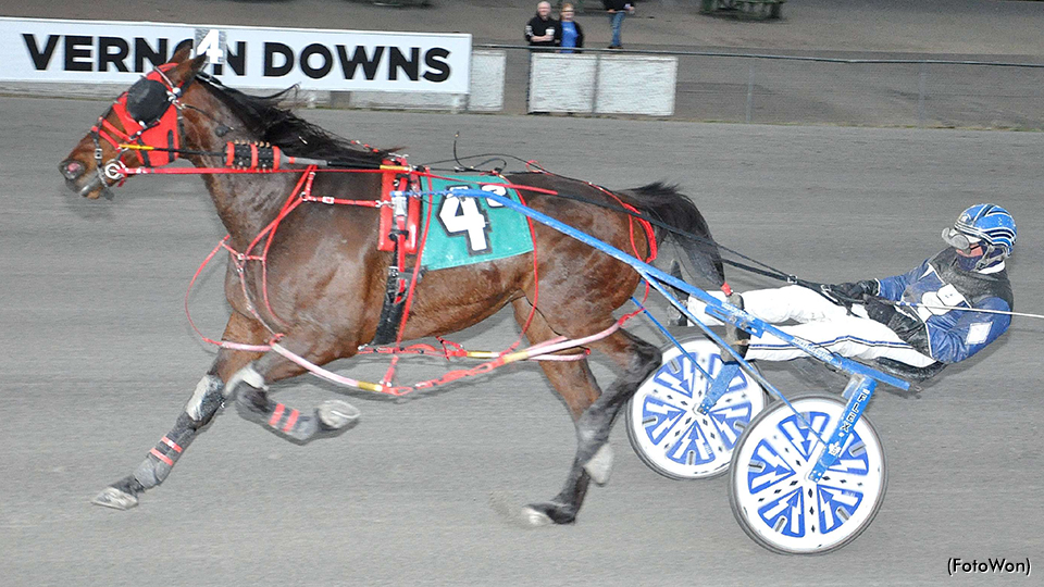 Keystone Tenacious, Dewey Arnold Win At Vernon