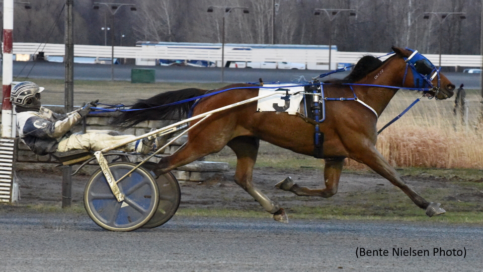 Rideau Preferred To Seeyou Men; Gagnon Takes Five