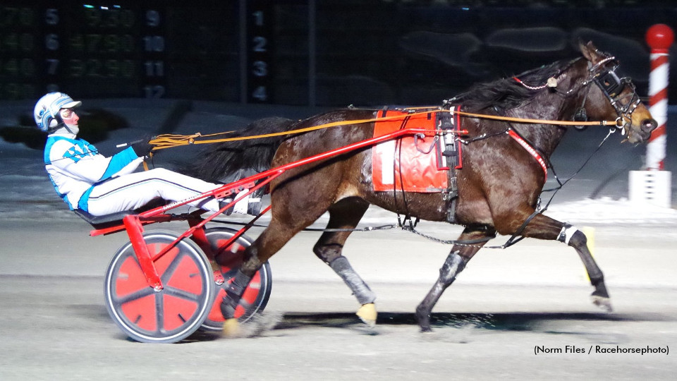 Henry The Quarter Pole Leader; Olson Breaks Maiden