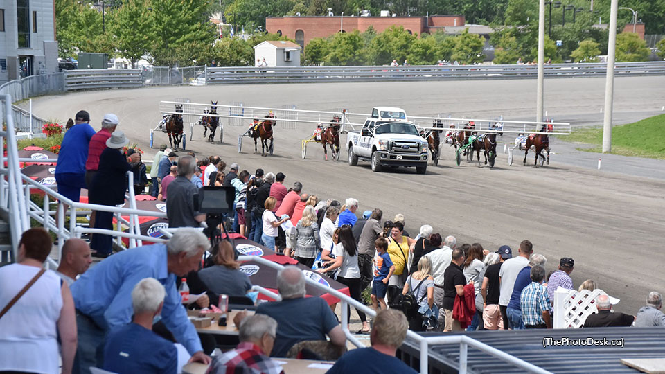 Harness racing at Hippodrome 3R