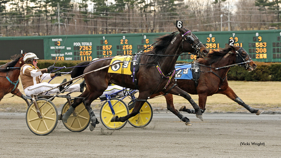 Stillwell Slides To Victory In Amateur Pace