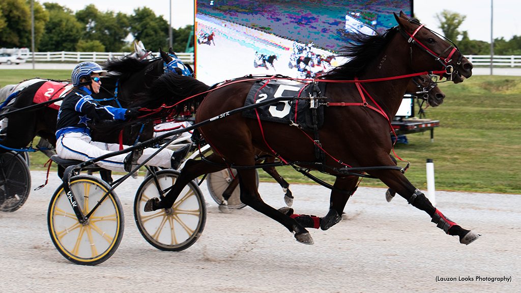 Enberg Dominates Women's Driving Event At Leamington