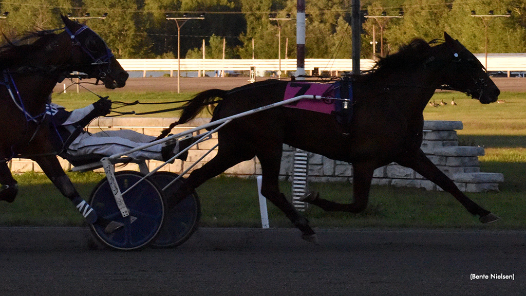 Velaye, Gagnon Hot At Rideau