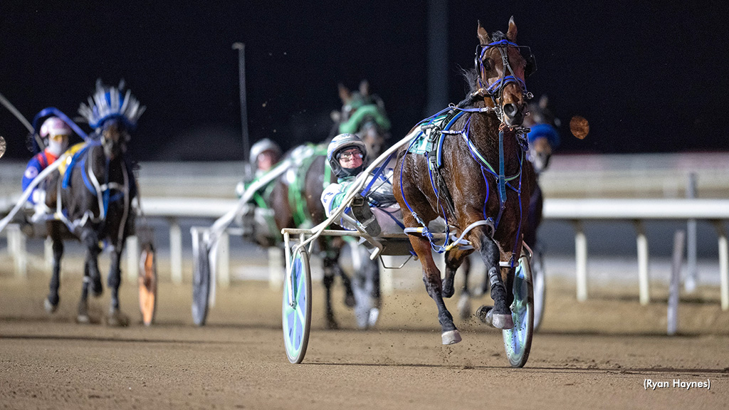 Ernesto Delacruz Tops Western Canada Derby Elims