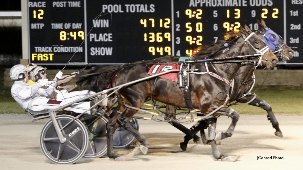 Cousins Dead-Heat At Dayton Thursday