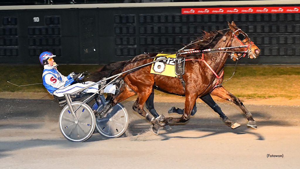 JL Cruze Captures Back-To-Back Dover Wins