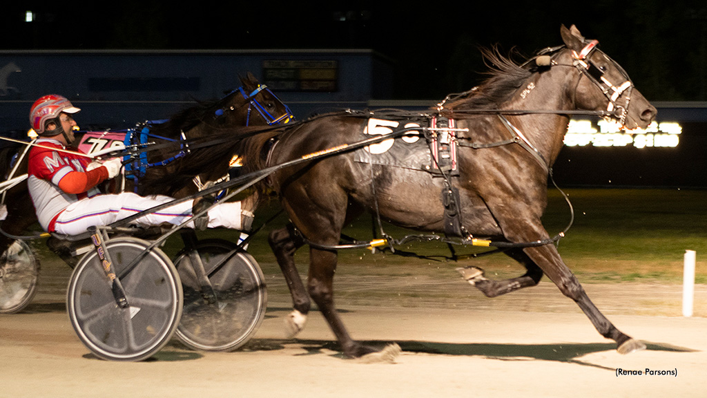 Lying In Cash Rolls In Northville Open