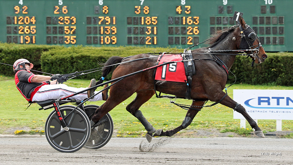 Slendorn, Solomon Score In AHDC Trots