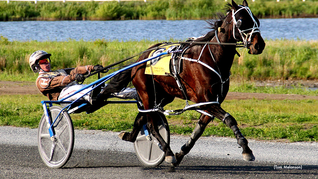 Rocknroll Runa A Powerful In Plainridge Pace