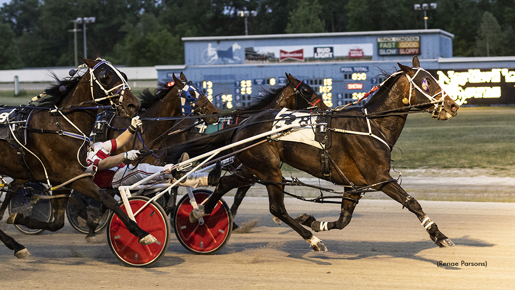 Eyes Dont Lie Tops Northville Mares