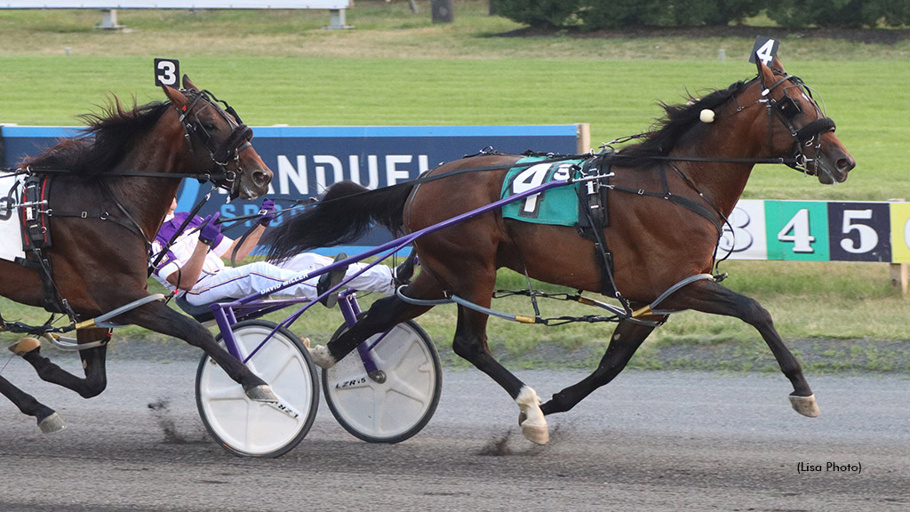 Extra! Extra! Newsroom Wins Stakes Debut