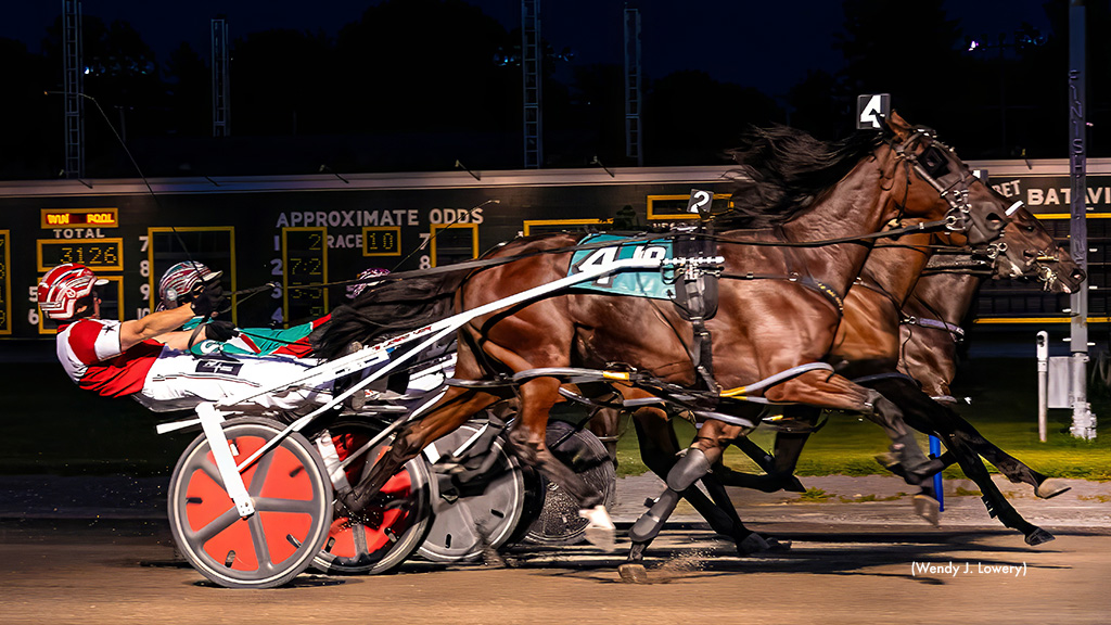 Hunting Hula, So Well Dressed Take Batavia NYSS Splits