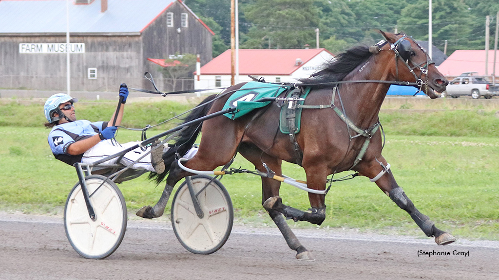 Pine Tree Victor Sets Cumberland Record On Closing Day