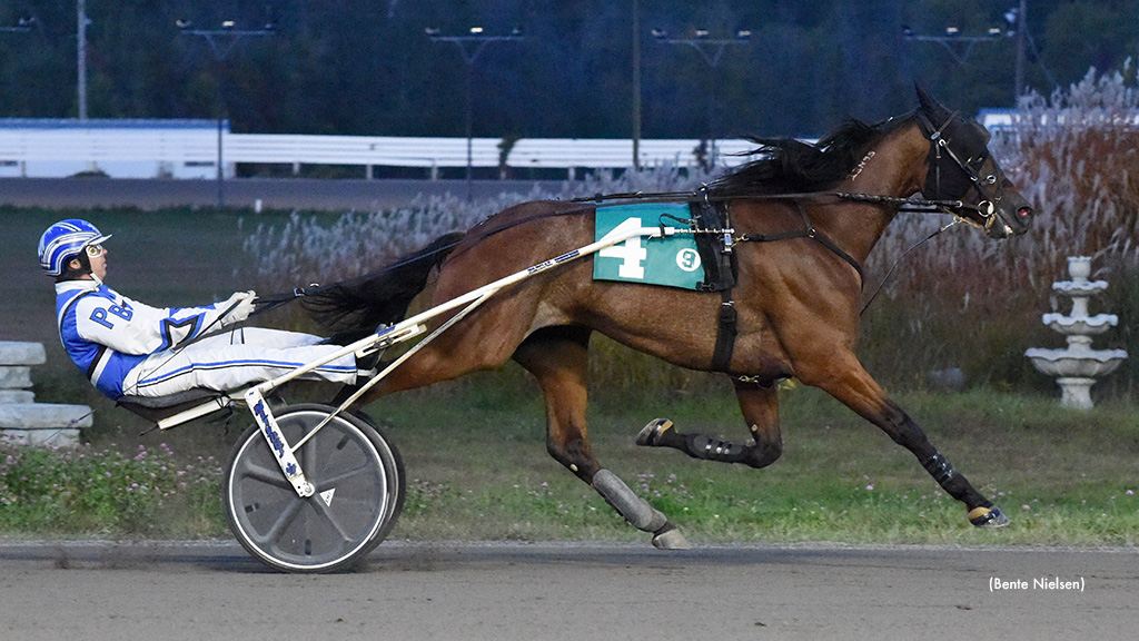 Duke Lavictoire Triumphs In Rideau Preferred
