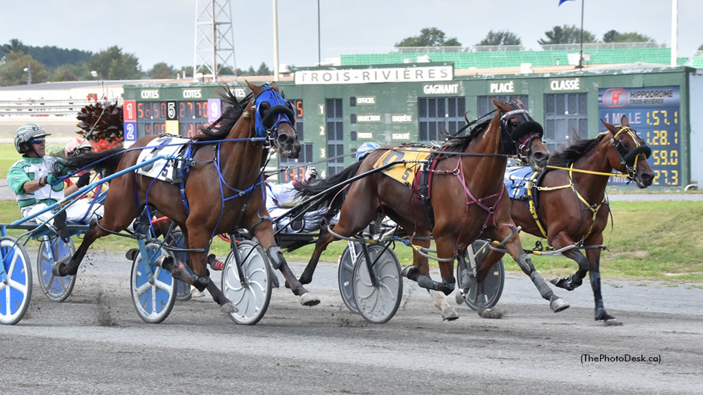 Kiss Me Bad Upsets Preferred Mares At 3R
