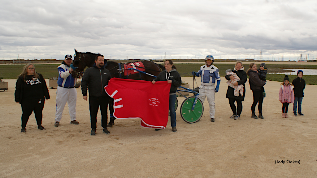 Rey Sweeps Saturday Stakes At The Loop