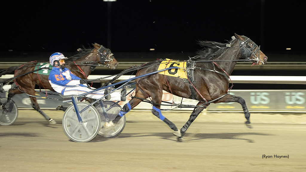 Daisy Corvette Revs Late To Win Mares Preferred