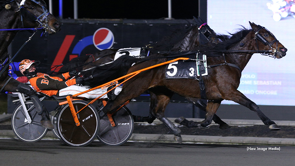 Amigo Volo Prevails In Mohawk Preferred