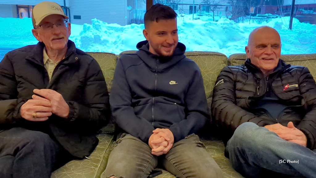 Chatting With A 'Decent' Pair Of Drivers