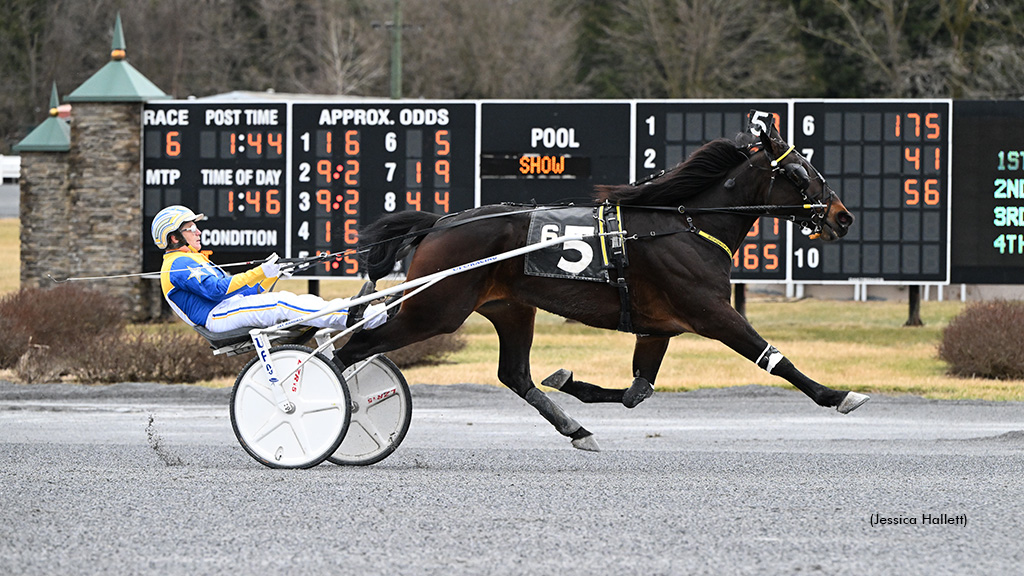By The Book A Decisive Winner In Saratoga Open