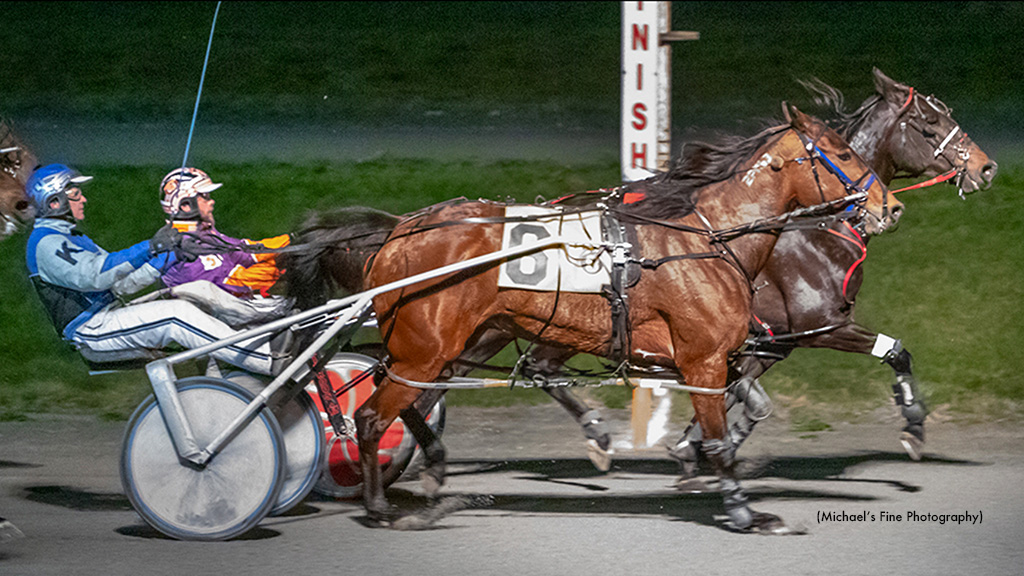 Hang On Sloopy Upsets In Fraser Distaff Open