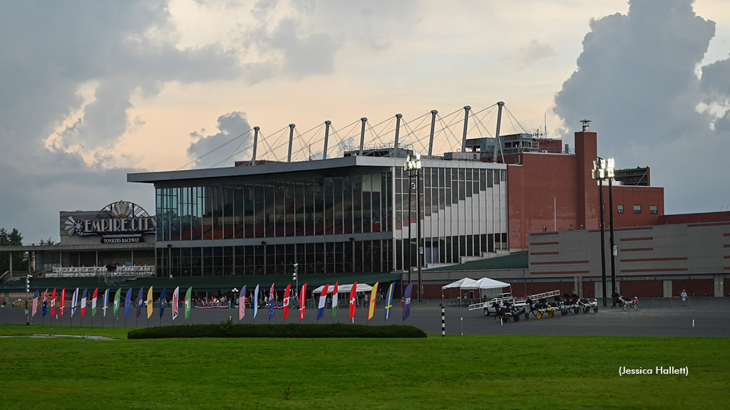 Harness racing at Yonkers Raceway