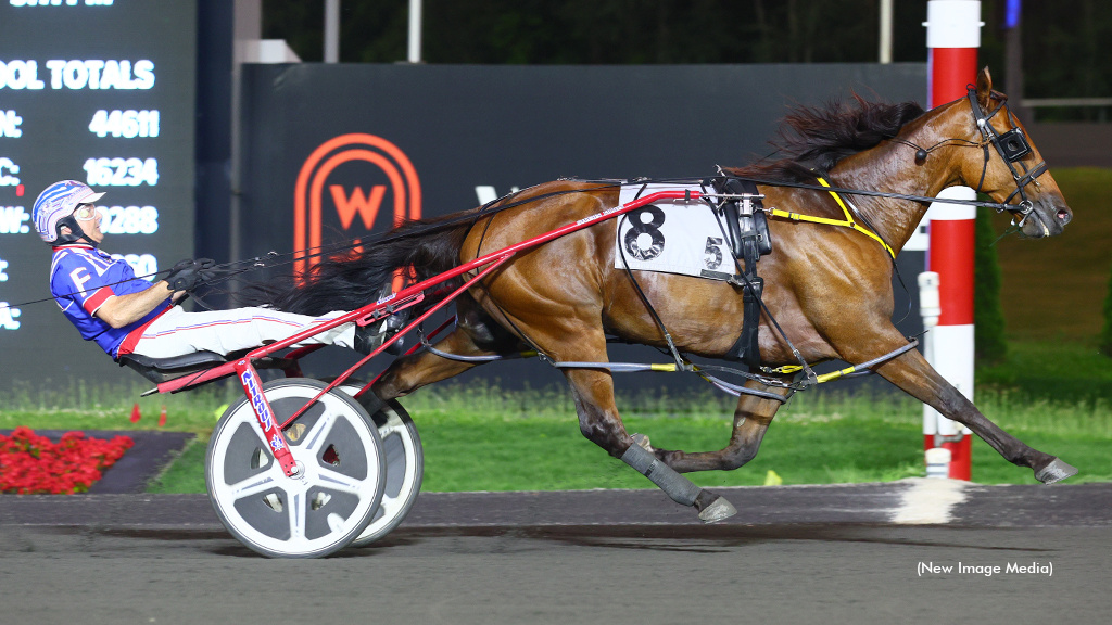 Whichwaytothebeach Streaks To Mohawk Preferred Win