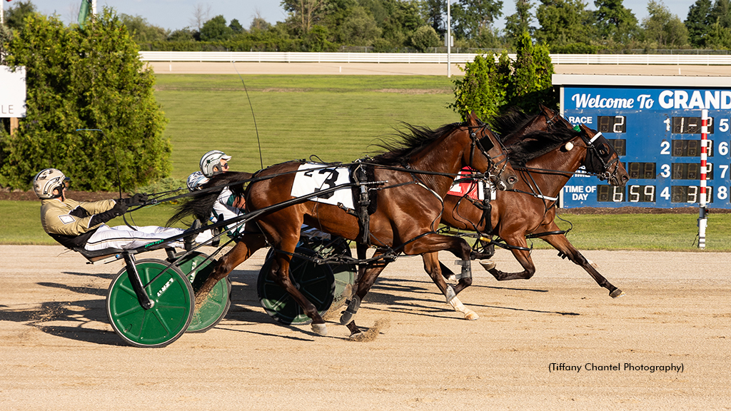 Dancininthefire winning at Grand River Raceway