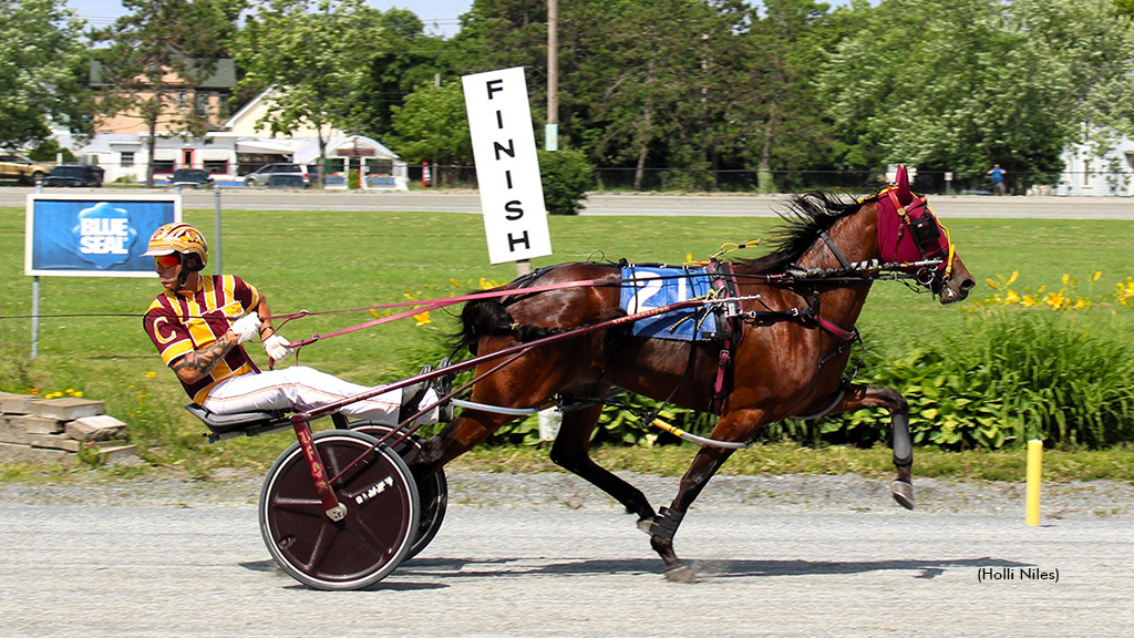 Glorilla Overpowers Maine Freshman Fillies