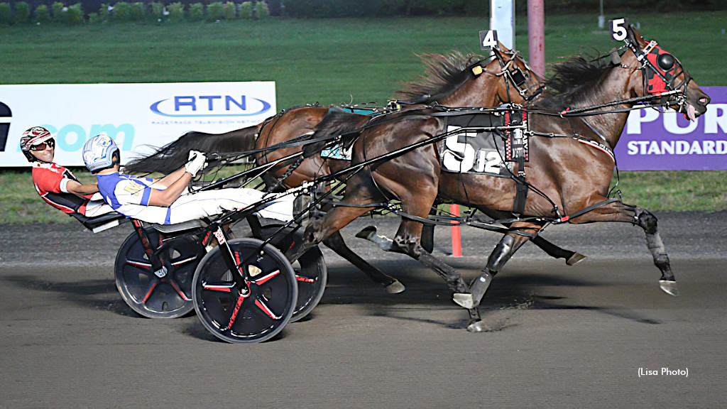 Its A Love Thing Tops In Meadowlands Debut