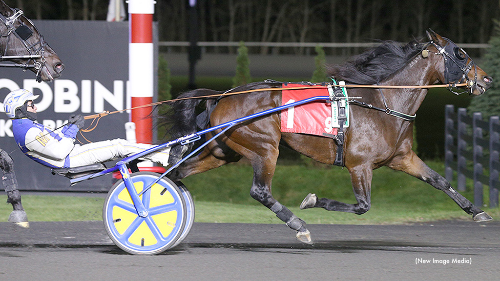 Amigo Volo Three-Peats In Mohawk Preferred