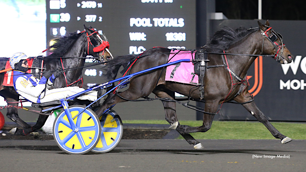 MacDonald Hits 400 Wins For Third Straight Year