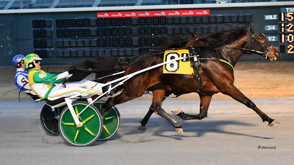 Going Platinum Repeats In DSBF Prelim At Dover