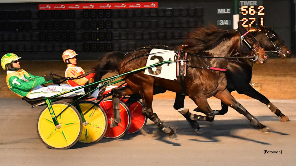 Favourites Defeated In DSBF Trot Prelims