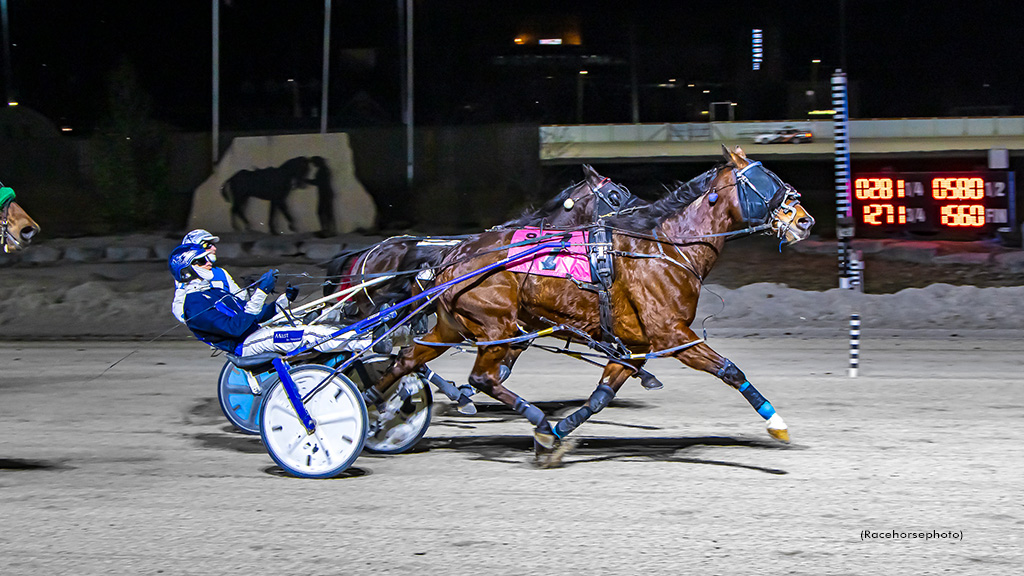 Gold Edition, Cheddar Bay Take Western Fair Preferreds
