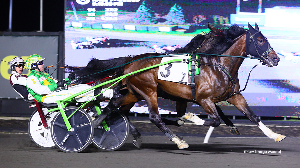 Paquet winning at Woodbine Mohawk Park