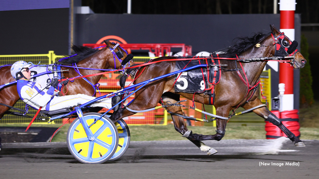 MacDonald Has The Hot Hands At Mohawk