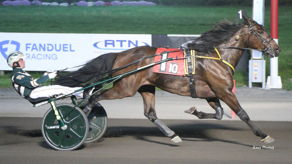 Chapercraz winning at Meadowlands Racetrack