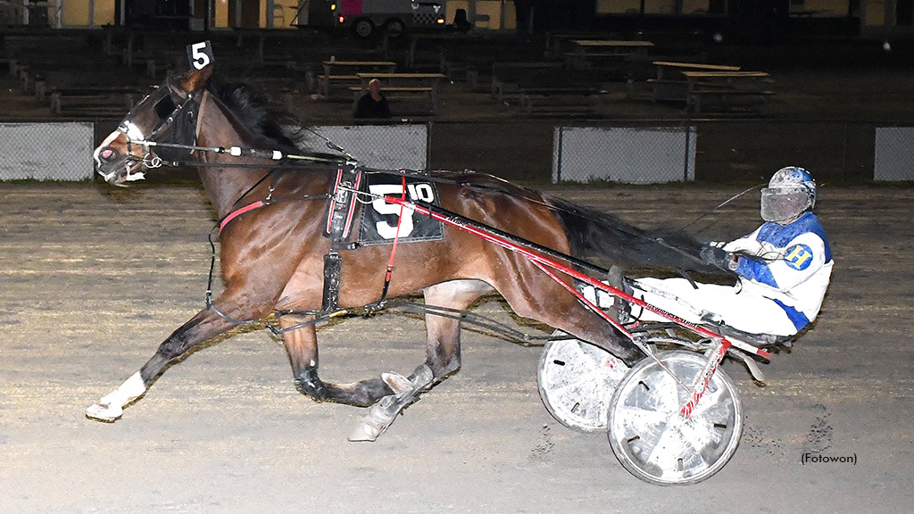 Dewey Arnold Delivers In Vernon Open