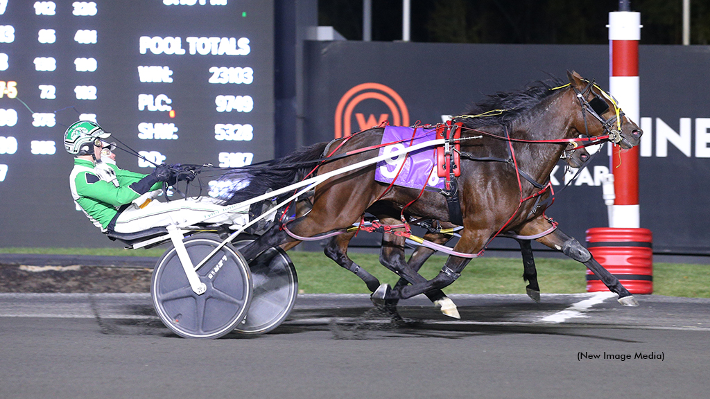 Merrow winning at Woodbine Mohawk Park