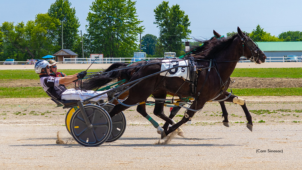 Arundel Hanover winning at Dresden Raceway