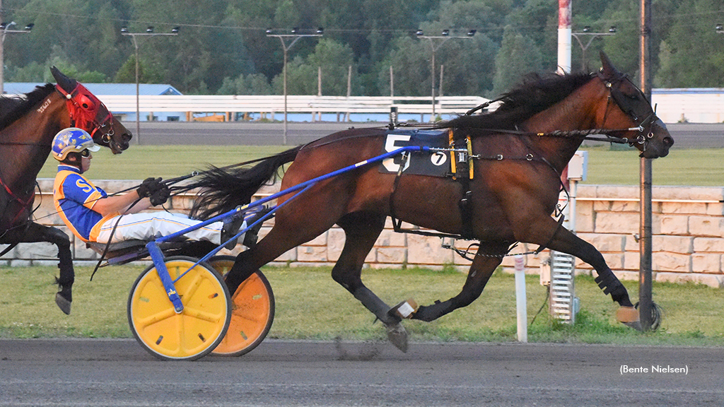 R Royal Port Wires Foes In Rideau Preferred