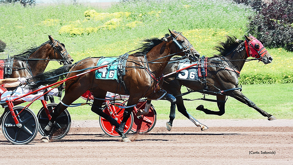 Favourites Upended In Saturday Pocono Features