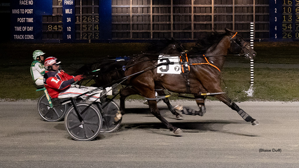 Bettor On Than Off Prevails In Top Truro Pace