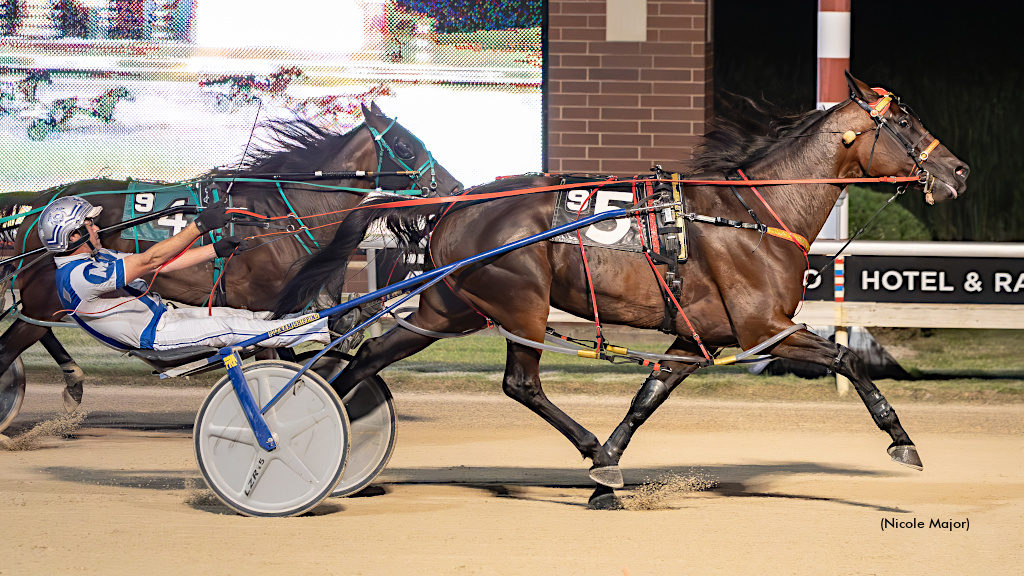 Lloyds Loves Goes All The Way In Aces Open