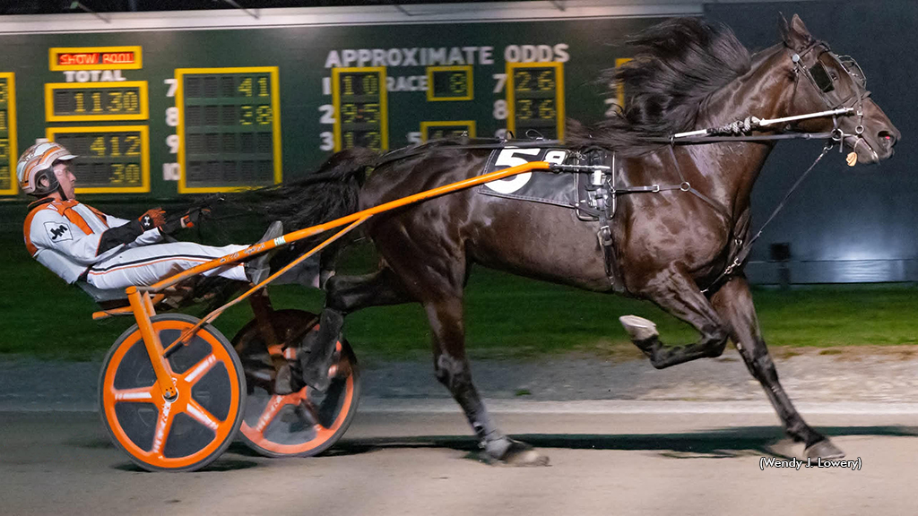 Crazy Ritz winning at Batavia Downs
